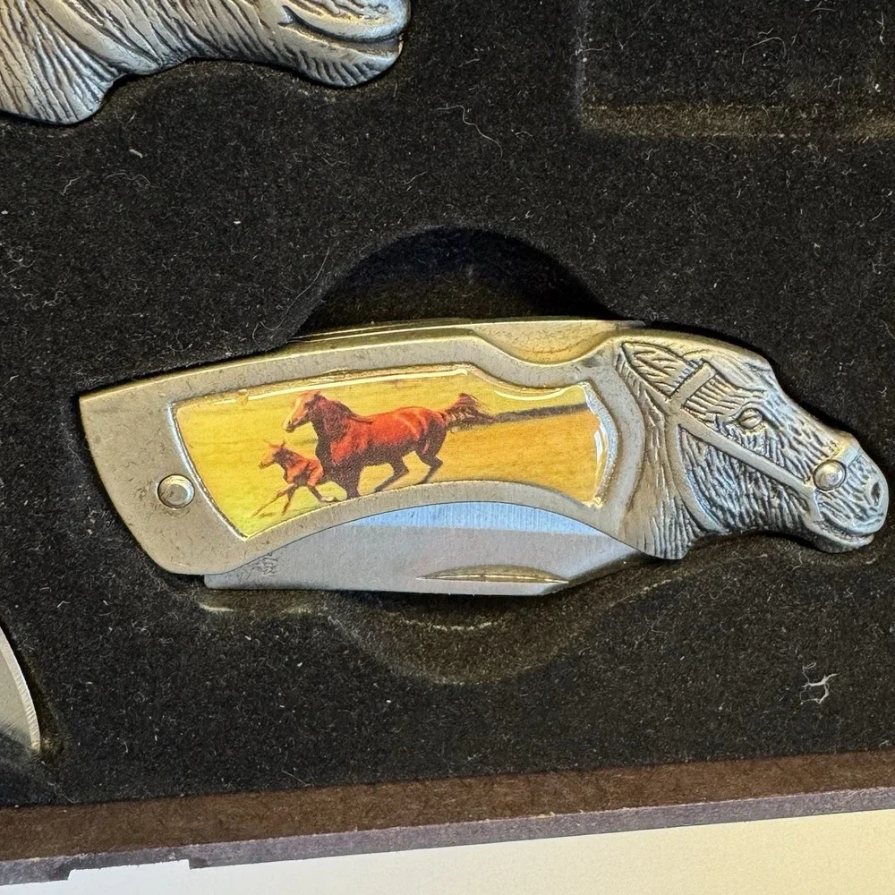 Vintage Western‎ Horse Themed Collector Knife Set w/ Case
